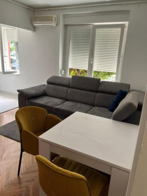 Apt. 46m2,wifi, air-con.,for 2/3
